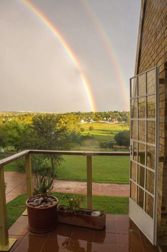 Emzini Apartments Midrand Eksteriør billede